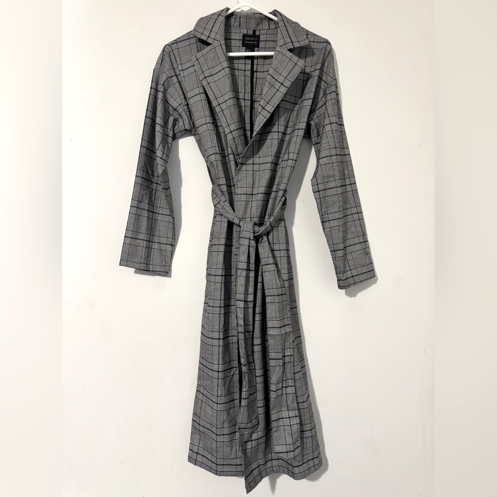 Forever 21 Contemporary Houndstooth White & Black Long Coat w/ Waist Tie